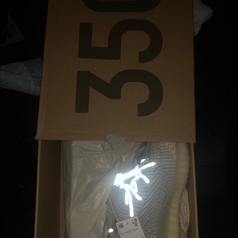 Yeezy 350 V2 Lundma. Sizes 11.5 left.